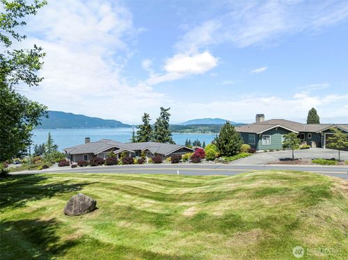 2917 17th St, Anacortes, WA, 98221-1334 | Card Image
