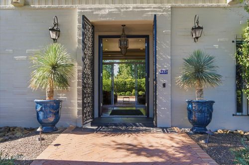 5652 N Scottsdale Rd, Paradise Valley, AZ, 85253-5912 | Card Image