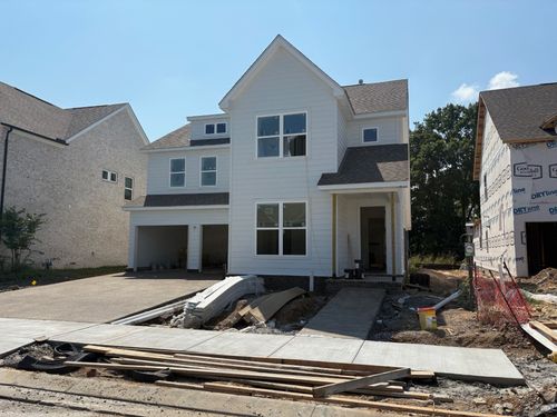 8025 Headwaters Dr, Franklin, TN, 37064-4365 | Card Image