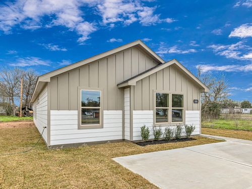 1010 4th St, Hempstead, TX, 77445-5405 | Card Image