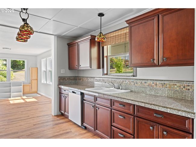 512 4 Th St, House other with 3 bedrooms, 2 bathrooms and null parking in Myrtle Point OR | Image 16