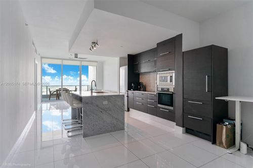 3407-900 Biscayne Blvd, Miami, FL, 33132 | Card Image