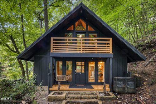 907 Ski Mountain Rd, Gatlinburg, TN, 37738-3905 | Card Image