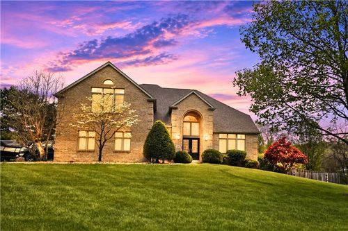 220 William Dr, Canonsburg, PA, 15317-5204 | Card Image