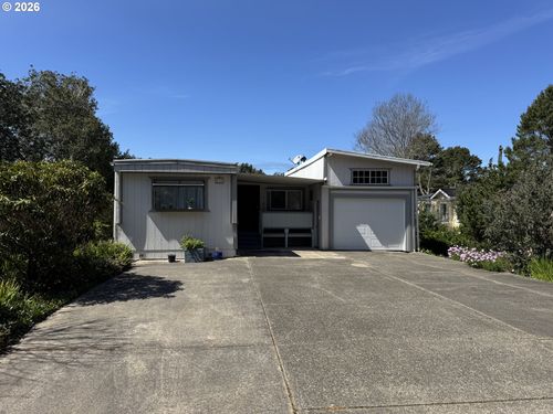 spc-218-1600 Rhododendron Dr, Florence, OR, 97439-7301 | Card Image