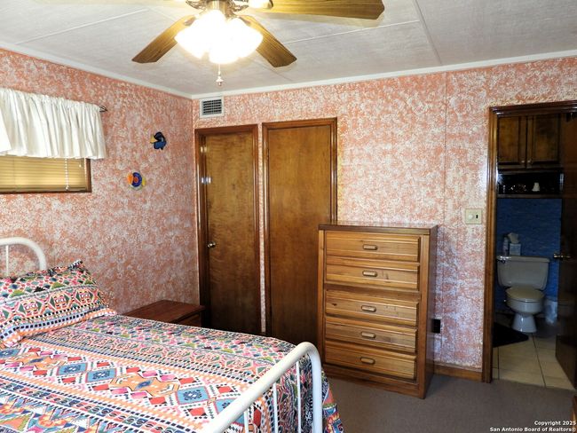 3078 Goat Hill Rd, House other with 4 bedrooms, 4 bathrooms and null parking in Lakehills TX | Image 17