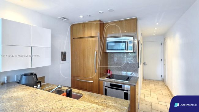APT-504 - 50 S Pointe Dr, Condo with 0 bedrooms, 1 bathrooms and null parking in Miami Beach FL | Image 8