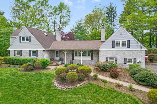 209 Lake Rd, Basking Ridge, NJ, 07920-2111 | Card Image