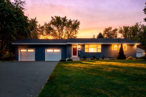 942 7th Ave E, Shakopee, MN, 55379-2603 | Card Image