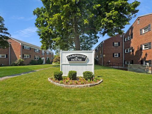 apt-2-104 Strawberry Hill Ave, Stamford, CT, 06902-2565 | Card Image