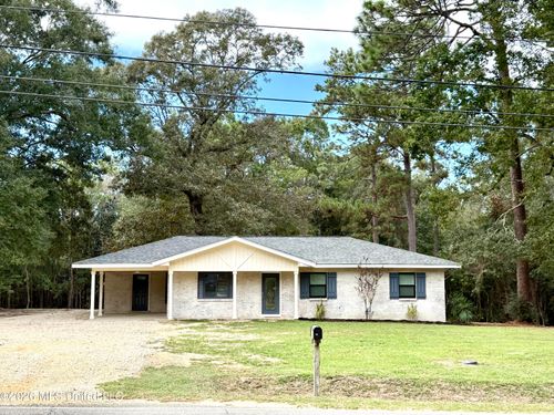 961 Ceasar Rd, Picayune, MS, 39466-8757 | Card Image