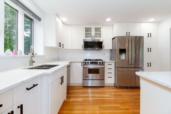 10 Longmeadow Ln, House other with 4 bedrooms, 2 bathrooms and 5 parking in Medway MA | Image 5