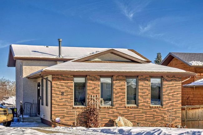 8 Goard Close, Home with 3 bedrooms, 2 bathrooms and 3 parking in Red Deer AB | Image 1