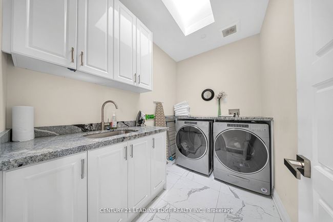736 Hillview Cres, House other with 7 bedrooms, 5 bathrooms and 4 parking in Pickering ON | Image 32