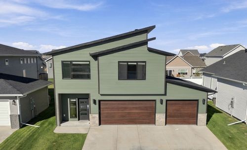 7327 Madelyn Lane S, Fargo, ND, 58104 | Card Image