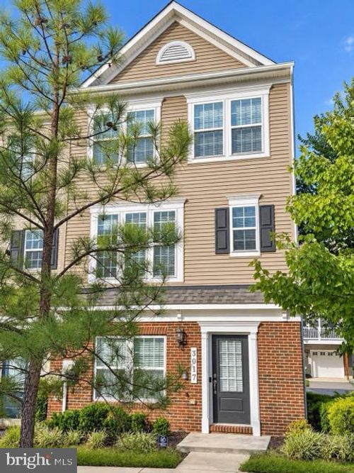 3017 Duvall Ridge Rd, LANDOVER, MD, 20785-1951 | Card Image