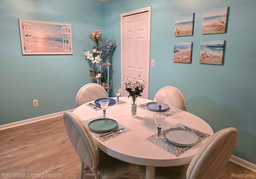 10228 Nancys Blvd, Grosse Ile, MI, 48138-2181 | Card Image