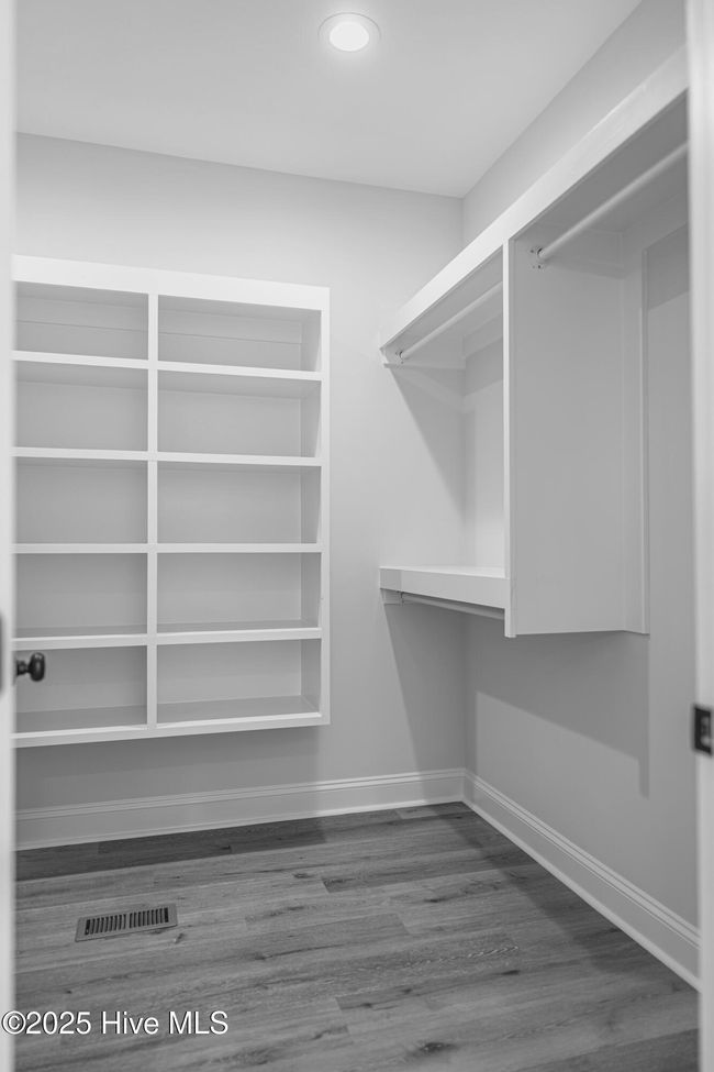 Master closet | Image 21