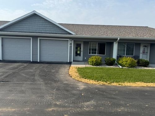 1329 S Wilson Ave, Hartford, WI, 53027-8802 | Card Image