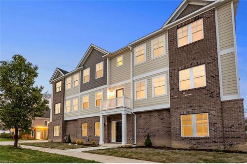 621 Commonwealth Dr, Yorktown, VA, 23693-5652 | Card Image