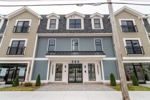 206-585 Washington Street, Quincy, MA, 02169 | Card Image