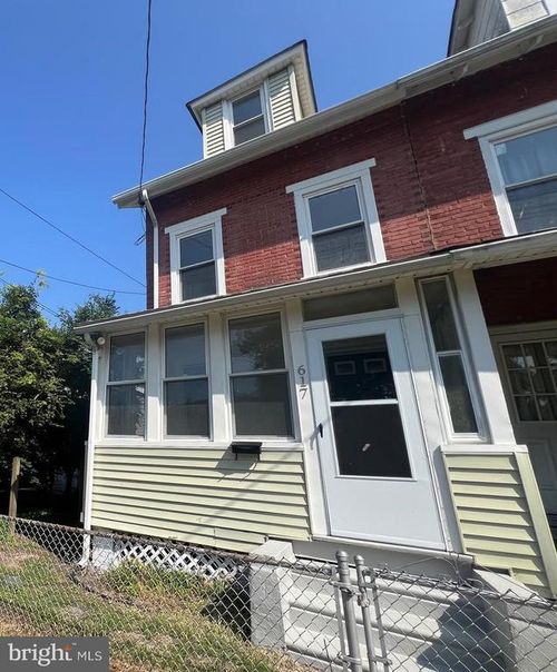 617 3rd St, BEVERLY, NJ, 08010-1124 | Card Image