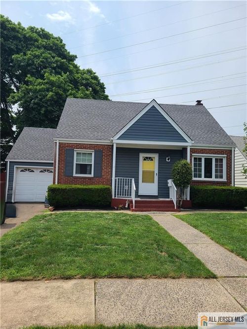 318 Hoover Ave, Edison, NJ, 08837-2568 | Card Image