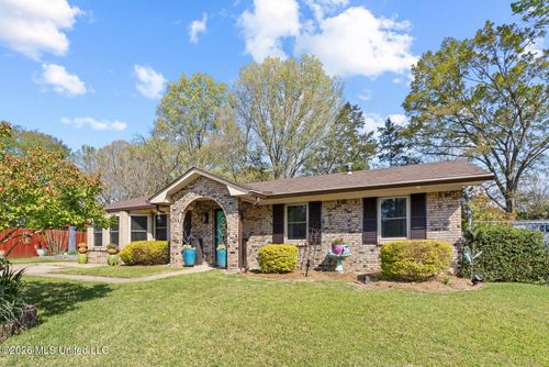 134 Brookwood Dr, Flora, MS, 39071-9535 | Card Image