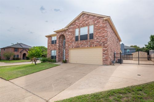 1157 Whistle Stop Dr, Saginaw, TX, 76131-4921 | Card Image