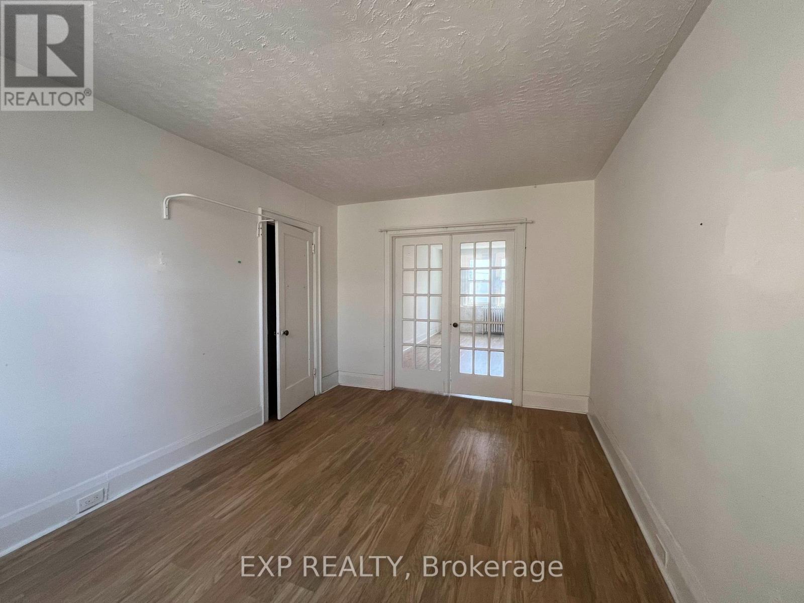 Residential Lease in Toronto (Wychwood) 5