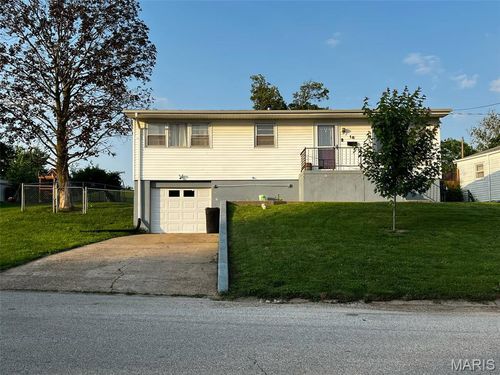 16 Wauneta Pl, Hannibal, MO, 63401-2356 | Card Image
