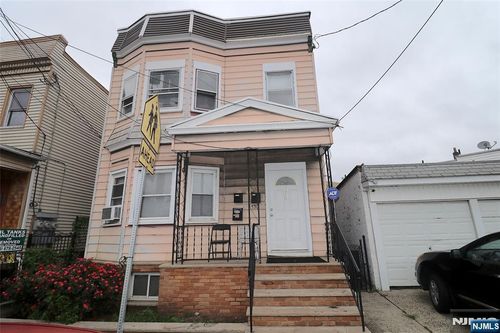 170 Christie St, Newark, NJ, 07105-3916 | Card Image