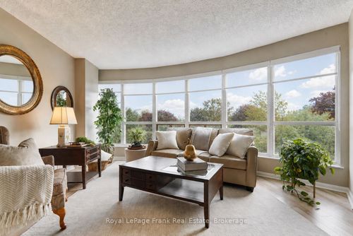 307-712 Rossland Rd E, Whitby, ON, L1N9E8 | Card Image