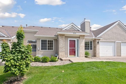553 Mission Hills Dr, Chanhassen, MN, 55317-7716 | Card Image
