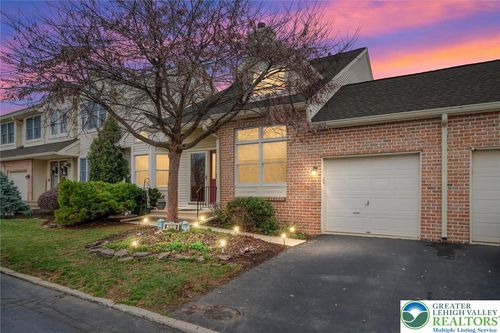 275 Ridings Cir, Macungie, PA, 18062-1809 | Card Image
