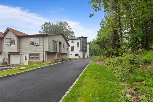 14 Singer Ave, Spring Valley, NY, 10977-5465 | Card Image