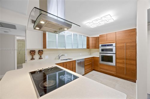 apt-1239-20379 W Country Club Dr, Aventura, FL, 33180-1663 | Card Image