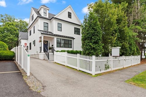218-218 Hillside Ave, Needham, MA, 02494-1301 | Card Image