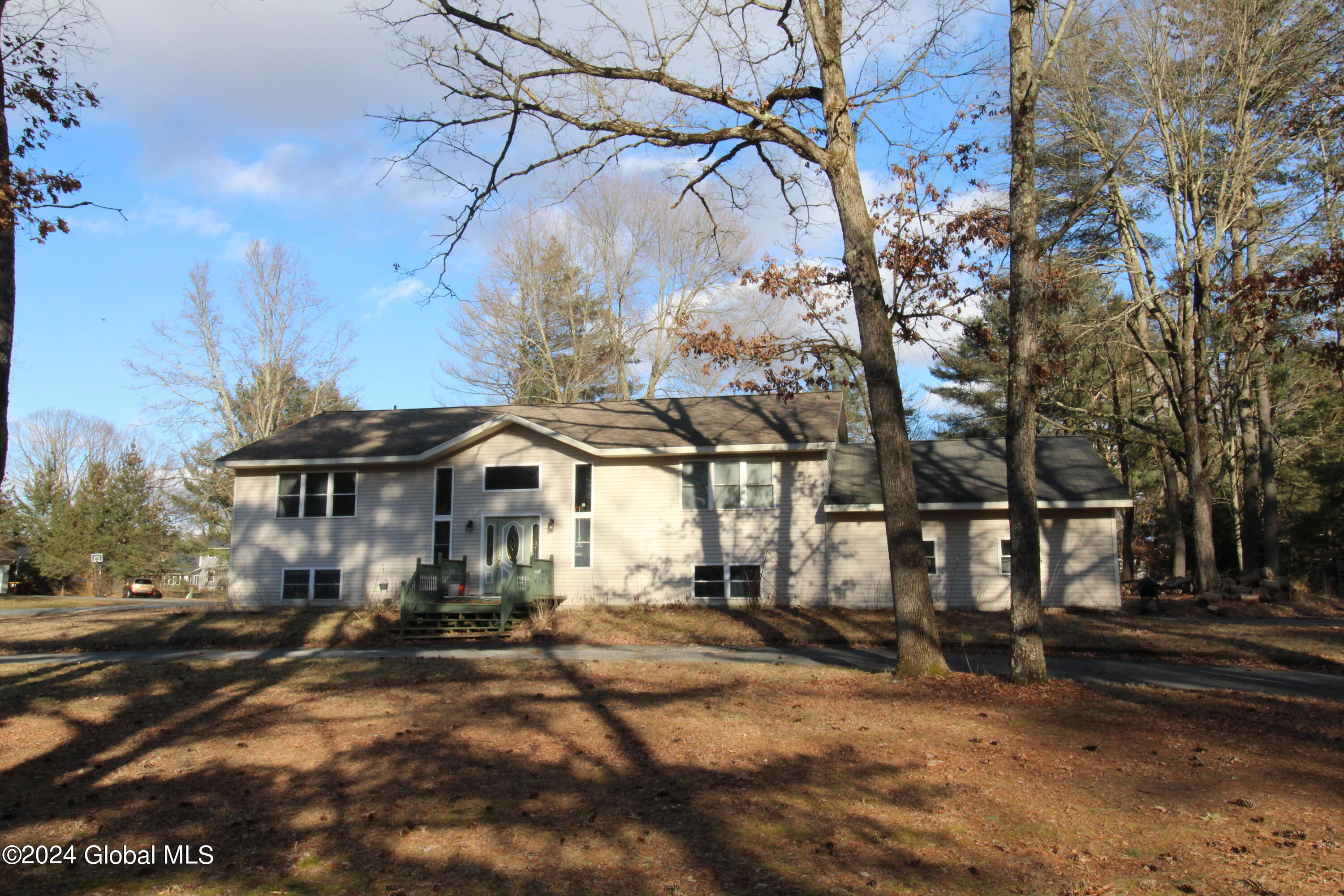 Lyttle Ln, Greenwich, NY 12834