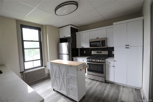 4c-141 Saint James St, Kingston, NY, 12401-4549 | Card Image