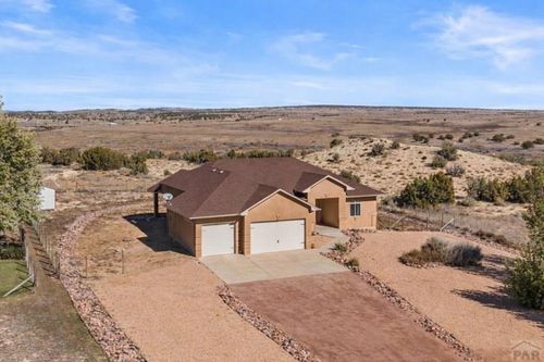 2093 W Guadalupe Dr, Pueblo, CO, 81007-2261 | Card Image