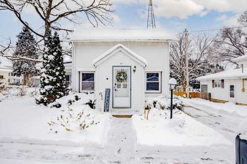 17 Windsor Ct, Milton, WI, 53563-1150 | Card Image