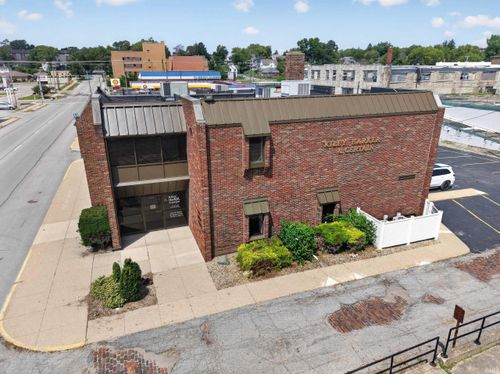 300 W 3rd St, Marion, IN, 46952-4029 | Card Image
