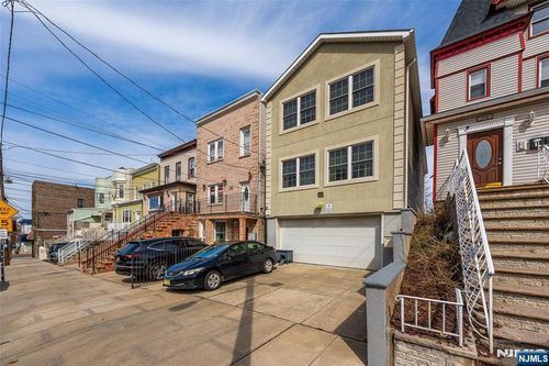 714 17th St, Union City, NJ, 07087-1926 | Card Image