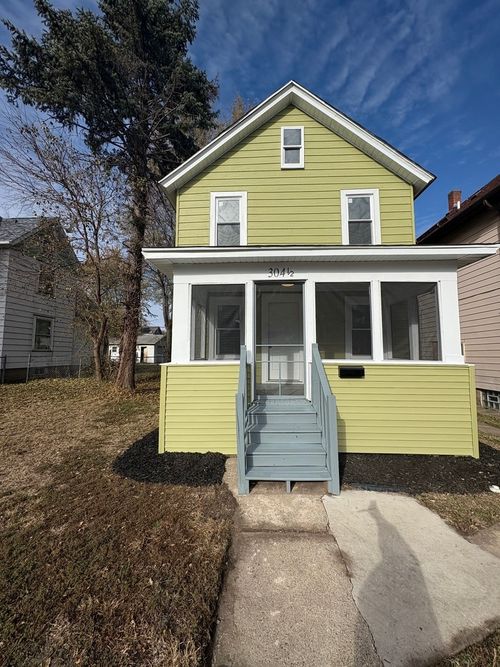 304 1/2 W 7th St, Sterling, IL, 61081-3427 | Card Image