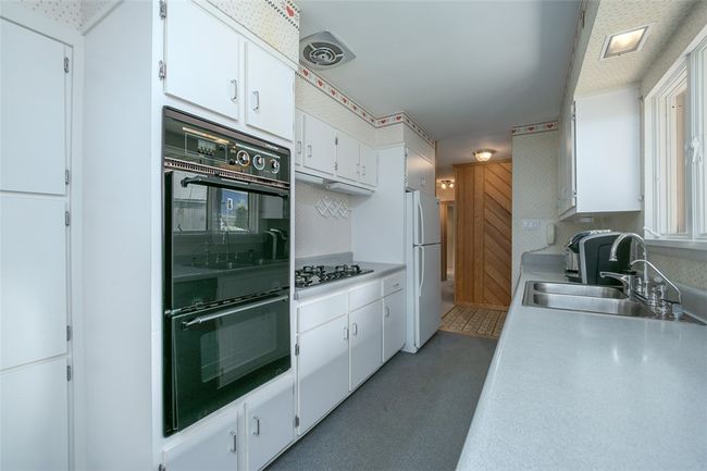 Applianced Kitchen | Image 10