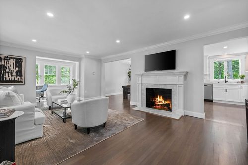 160 Forest Hill Ave, Lynnfield, MA, 01940-1778 | Card Image