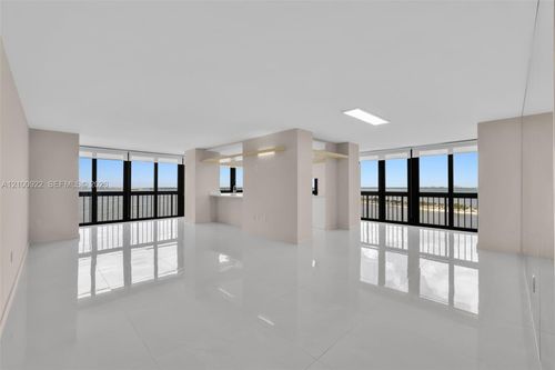 1701-2333 Brickell Ave, Miami, FL, 33129-2414 | Card Image