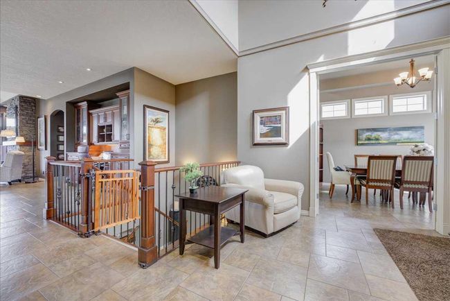 22 Tuscany Estates Crescent Nw, Home with 3 bedrooms, 2 bathrooms and 4 parking in Calgary AB | Image 7