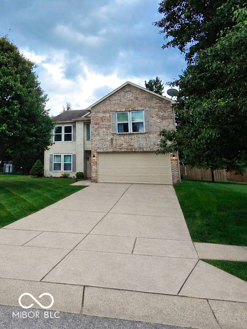 10643 Howe Rd, Fishers, IN, 46038-3614 | Card Image